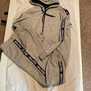 Men’s hollister sweatpants and hoodie
